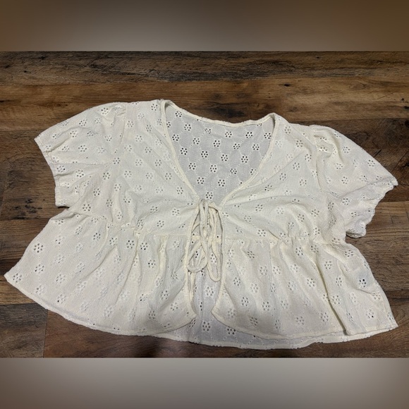 dazy plus Tops - Dazy Plus Eyelet Tie-Front Peplum Top – Size 1XL